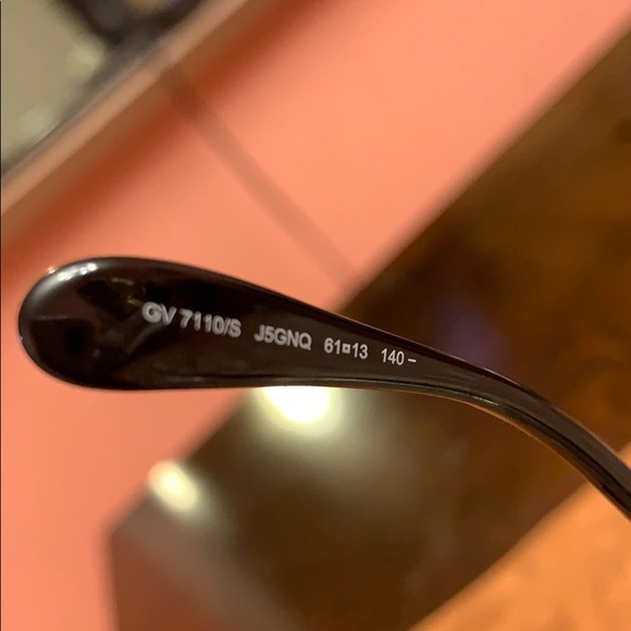 Givenchy Sunglasses. Unisex - Picture 4 of 8